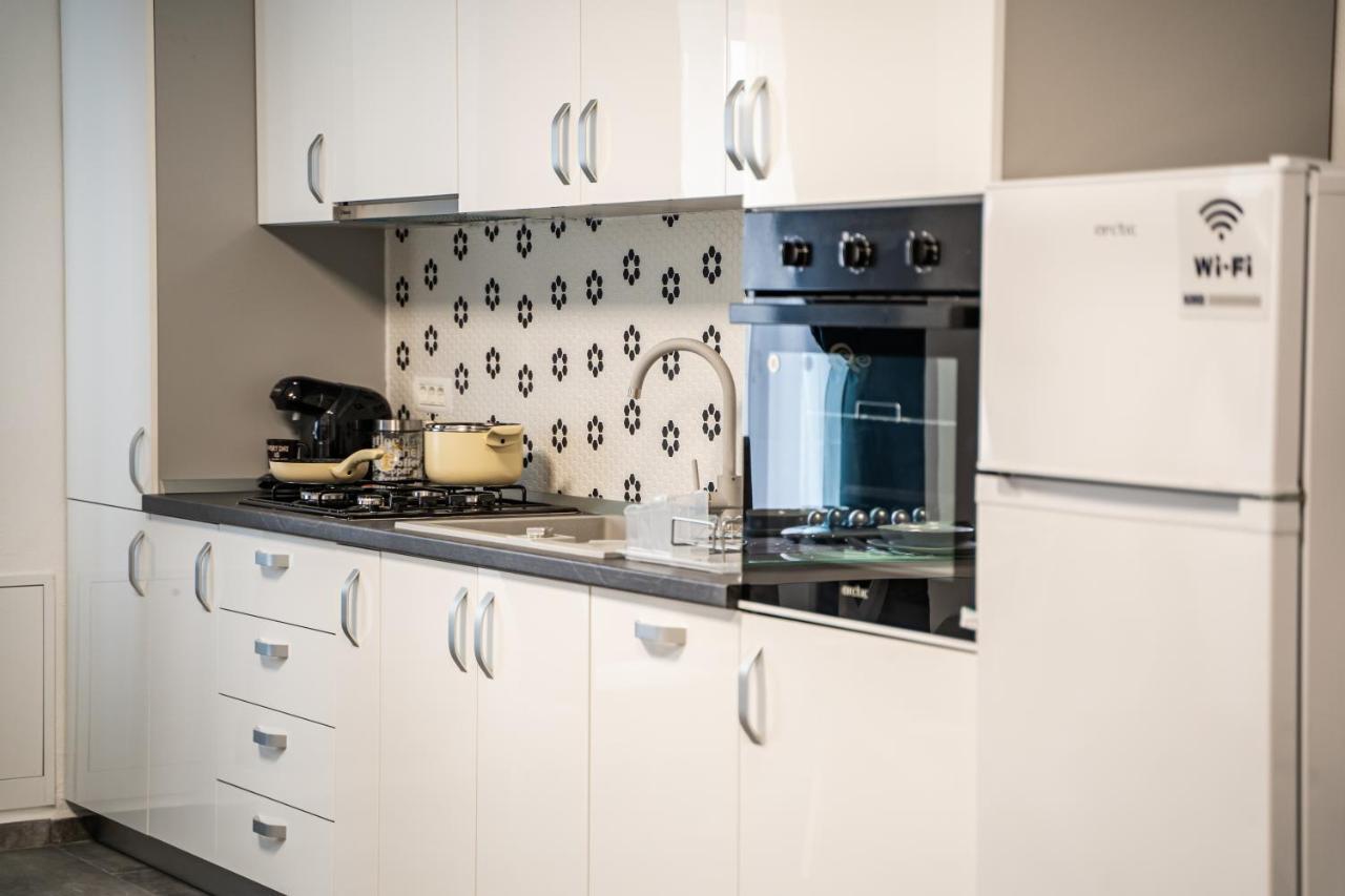 Modern Apartment In Dumbravita Dumbravita  Екстериор снимка